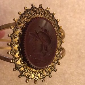 Vintage engraved cameo raisin bracelet